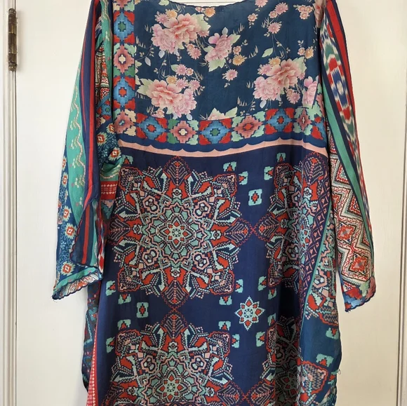 JOHNNY WAS 100% Silk Floral Tunic 2X Boho - Picture 2 of 6